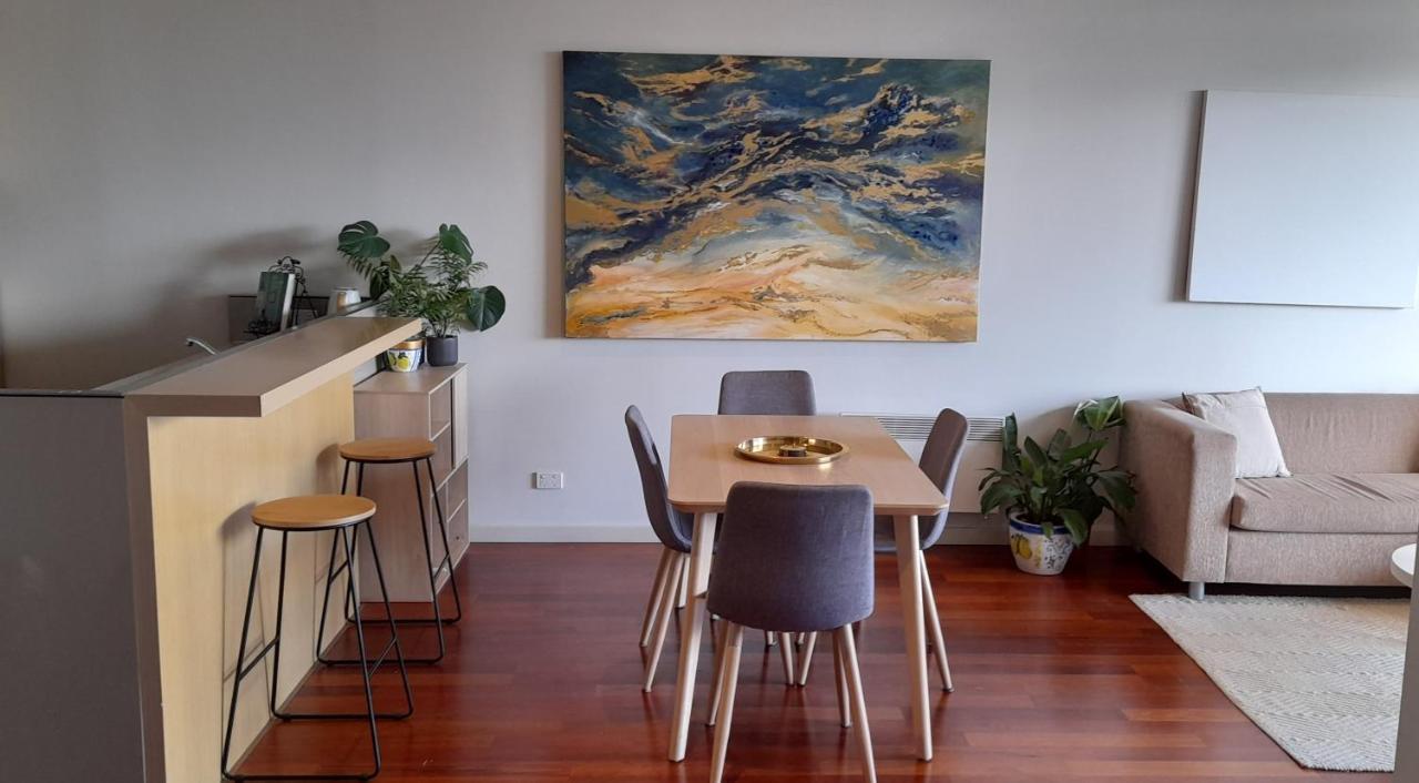 Beautiful Apartment 100Mts Near The Beach In Port Melbourne Kültér fotó